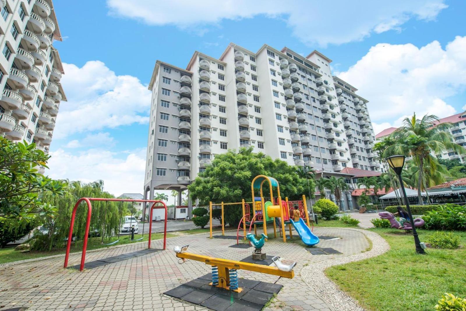 Ruiyas Sea View Condominium Portdickson Port Dickson Eksteriør billede